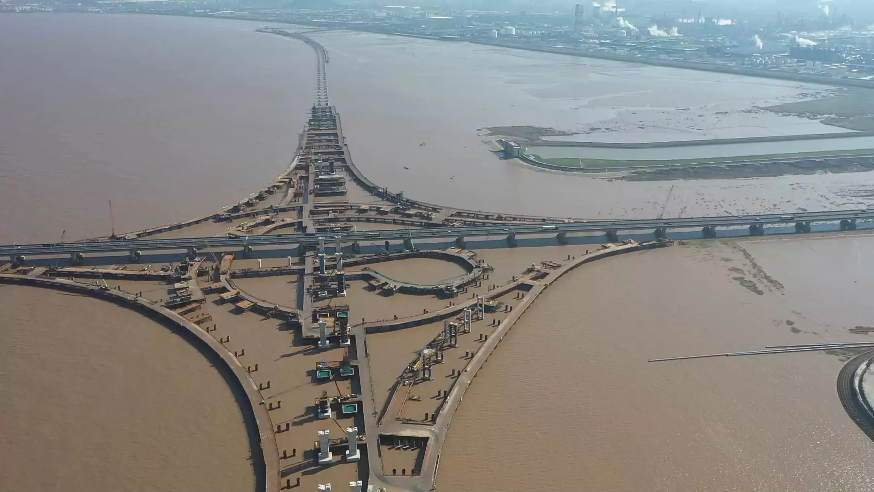 Hangzhou-Ningbo sea-crosssing highway real picture